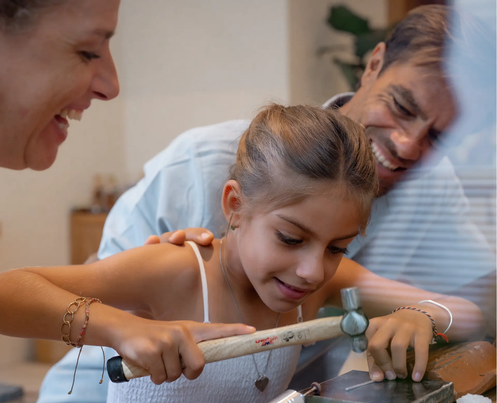 Uluwatu Silver Class - Seminyak Silver Class - Best Silver Class in Bali - 5 A family taking part in a silver jewelry workshop at Bingin Silver Class
