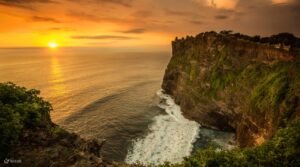 Golden sunset over Uluwatu cliffs, a breathtaking moment and one of the best things to do in Uluwatu for couples.