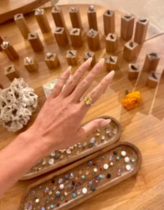 Handmade souvenirs Bali – unique silver jewelry from Uluwatu.